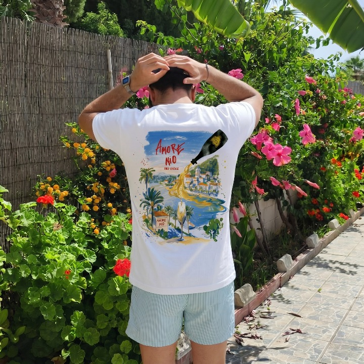 Tropical Coastal Graphic 'AMORE MIO' T‑Shirt